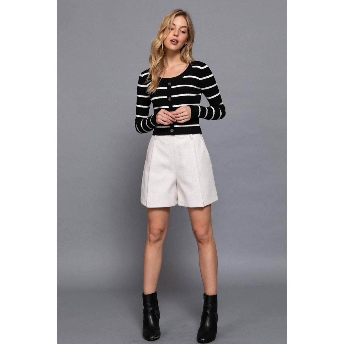 LONG SLV BUTTON DOWN STRIPE SWEATER: Black/Ivory